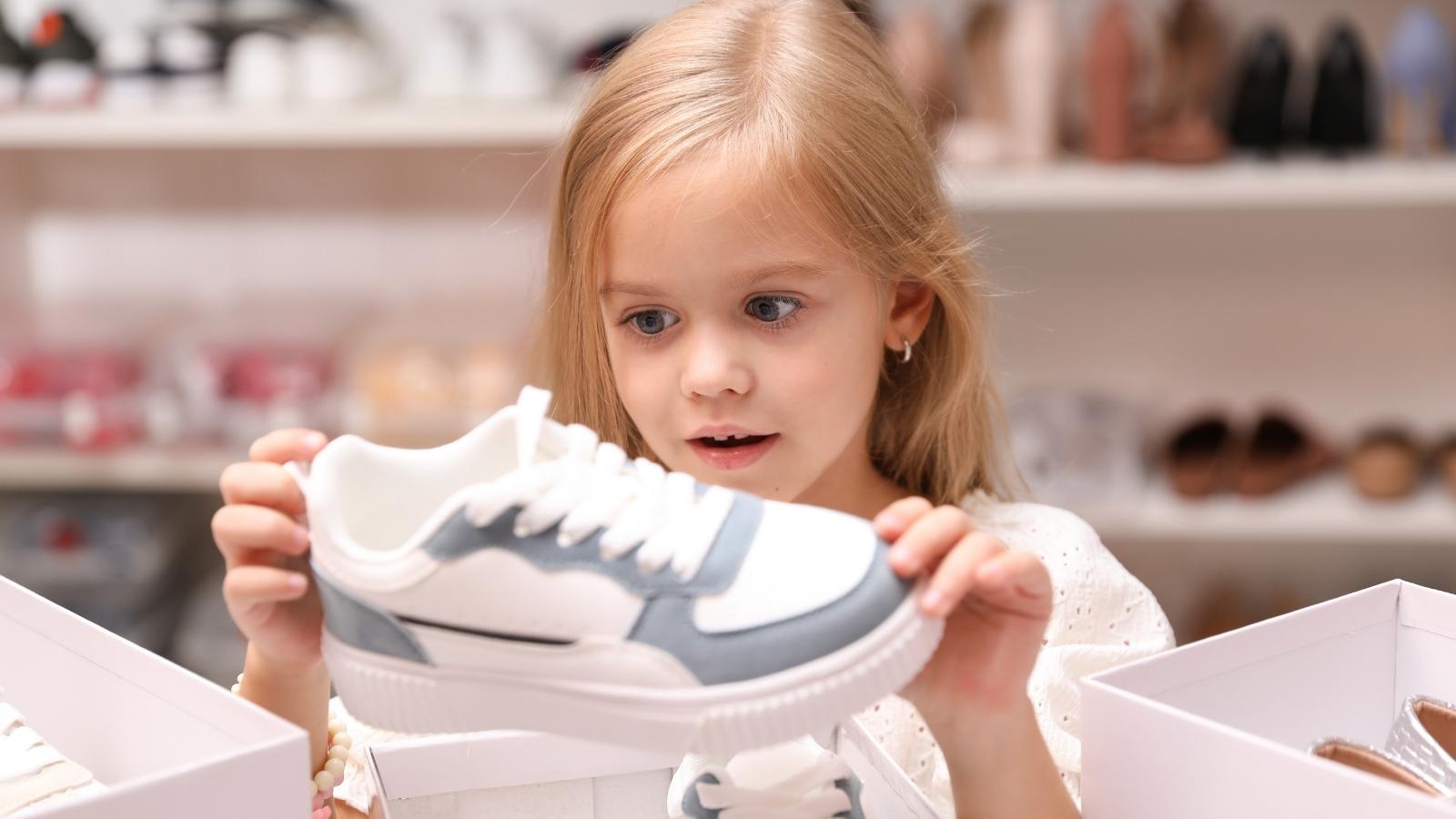 Dětské boty v akci – slevy na barefoot, první a celoroční dětské boty